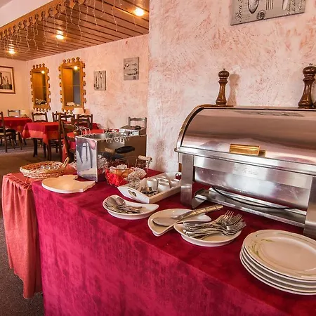 Hotel Adret 3*