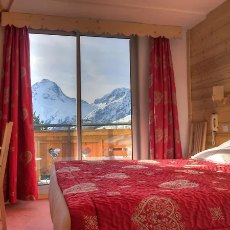 Adret Hotel 3*